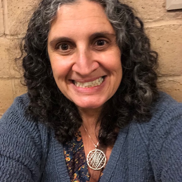 Meet your Posher, Lauren - Picture 1 of 1